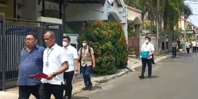 Setelah Menunggu Selama 2 Jam, Tim Detasemen Khusus Kepolisian Daerah Metro Jaya Juga Melakukan Pengeledahan di Rumah di Kertanegara yang Diduga Terkait dengan Firli Bahuri