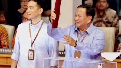 Prabowo-Gibran Membimbing Survei untuk Menangkan Kursi Presiden 2024