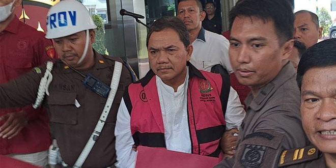 Tersangka Anggota BPK Achsanul Qosasi Diduga Terima Rp40 M dari Kasus BTS, Menginap di Rutan Salemba