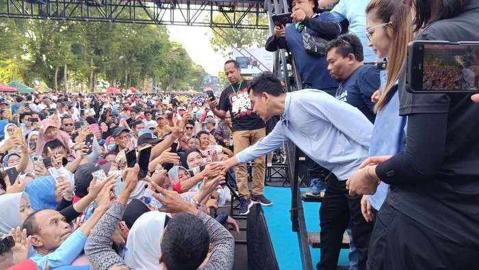 Selamat Datang Gibran dengan Jalan Sehat Massal Meriah di Sulawesi Selatan