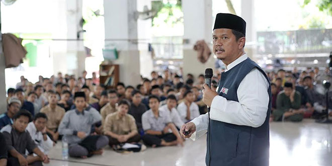 Roadshow di Yogya: Prof Ridha Mengingatkan Ratusan Siswa Ponpes Islamic Center tentang Bahaya Penggunaan Gadget