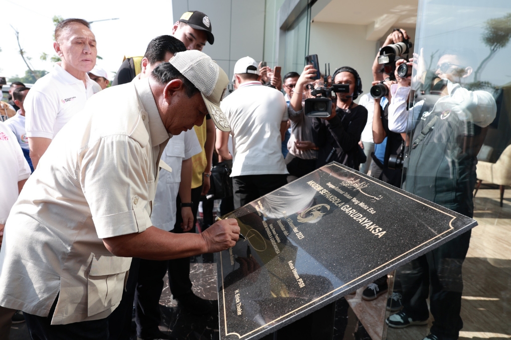 Prabowo Resmikan Akademi Sepak Bola di Bekasi dan Mendukung Semangat Atlet Muda