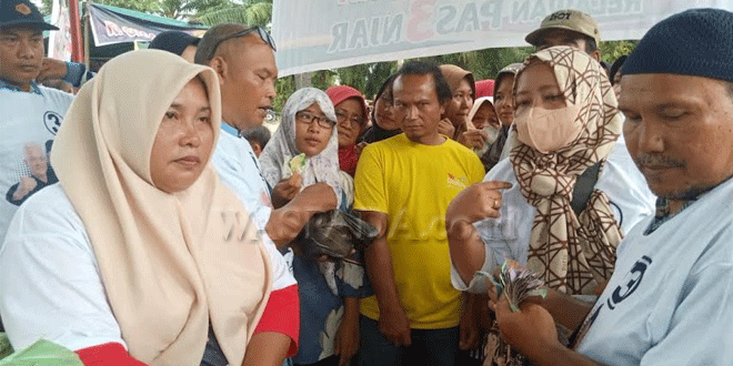 Gubernur Ganjar Hadiri Pasar Murah dan Pertunjukan Jaran Kepang Relawan di Kota Tebingtinggi