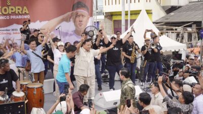 Prabowo Menemui Para Nelayan di Pantai Cilincing Jakarta Utara