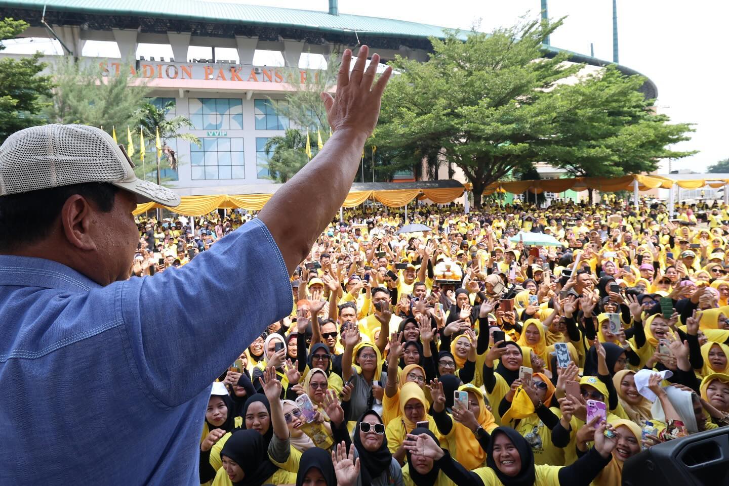 Prabowo Subianto Mengajak Kader Golkar untuk Bersatu Demi Kemenangan Pemilu 2024 dan Menawarkan Program Makan Siang Gratis