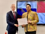 Menpora Dito Bertemu Menpora Rusia dan Menyerahkan Surat dari Prabowo Subianto kepada Putin