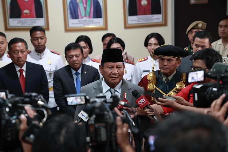 Prabowo Subianto Menjadi Menhan di Wisuda Unhan: Kunci Bertahan di Tengah Tantangan Zaman adalah Kegigihan dan Kecerdasan