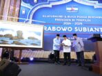 SBY Berikan Lukisan Tangan kepada Prabowo Subianto saat Silaturahmi dan Bukber Partai Demokrat