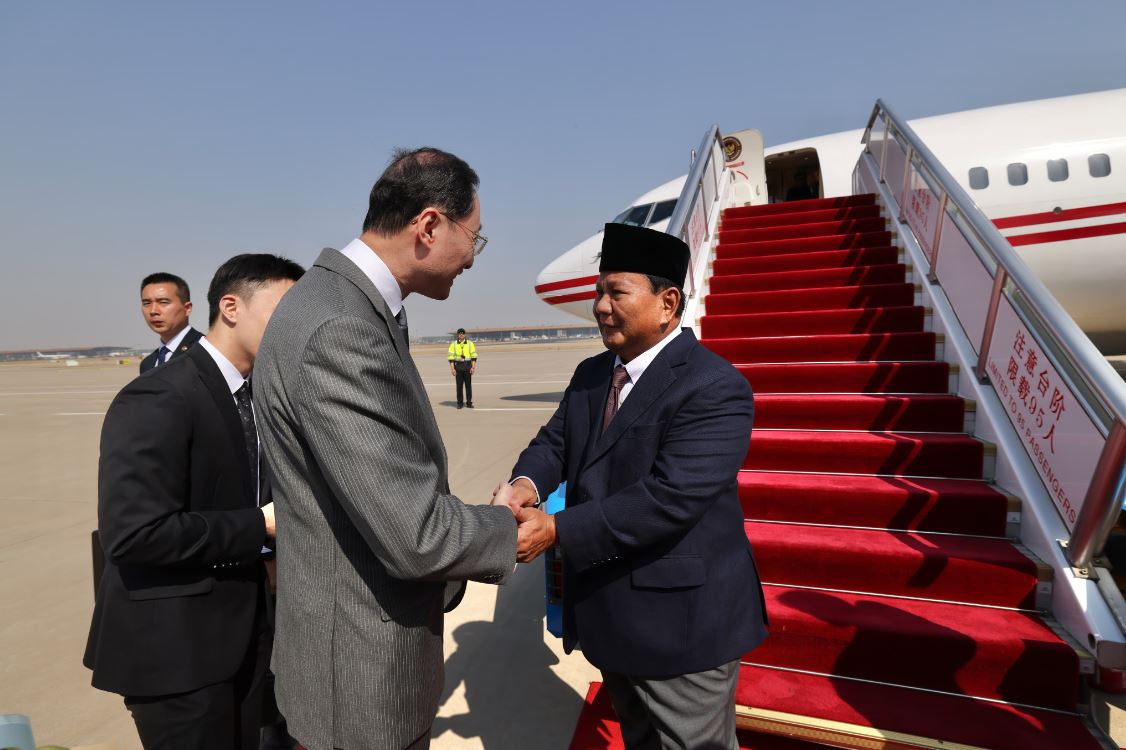 Prabowo Subianto Tiba di China untuk Bertemu dengan Xi Jinping, PM, dan Menhan China