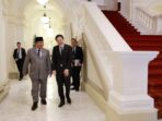 Prabowo Subianto Congratulates and Discusses Defense Cooperation with New Singapore Prime Minister