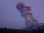 Gunung Api Ibu Erupsi, Mengeluarkan Abu Vulkanik hingga 2.000 Meter – Waspada Online