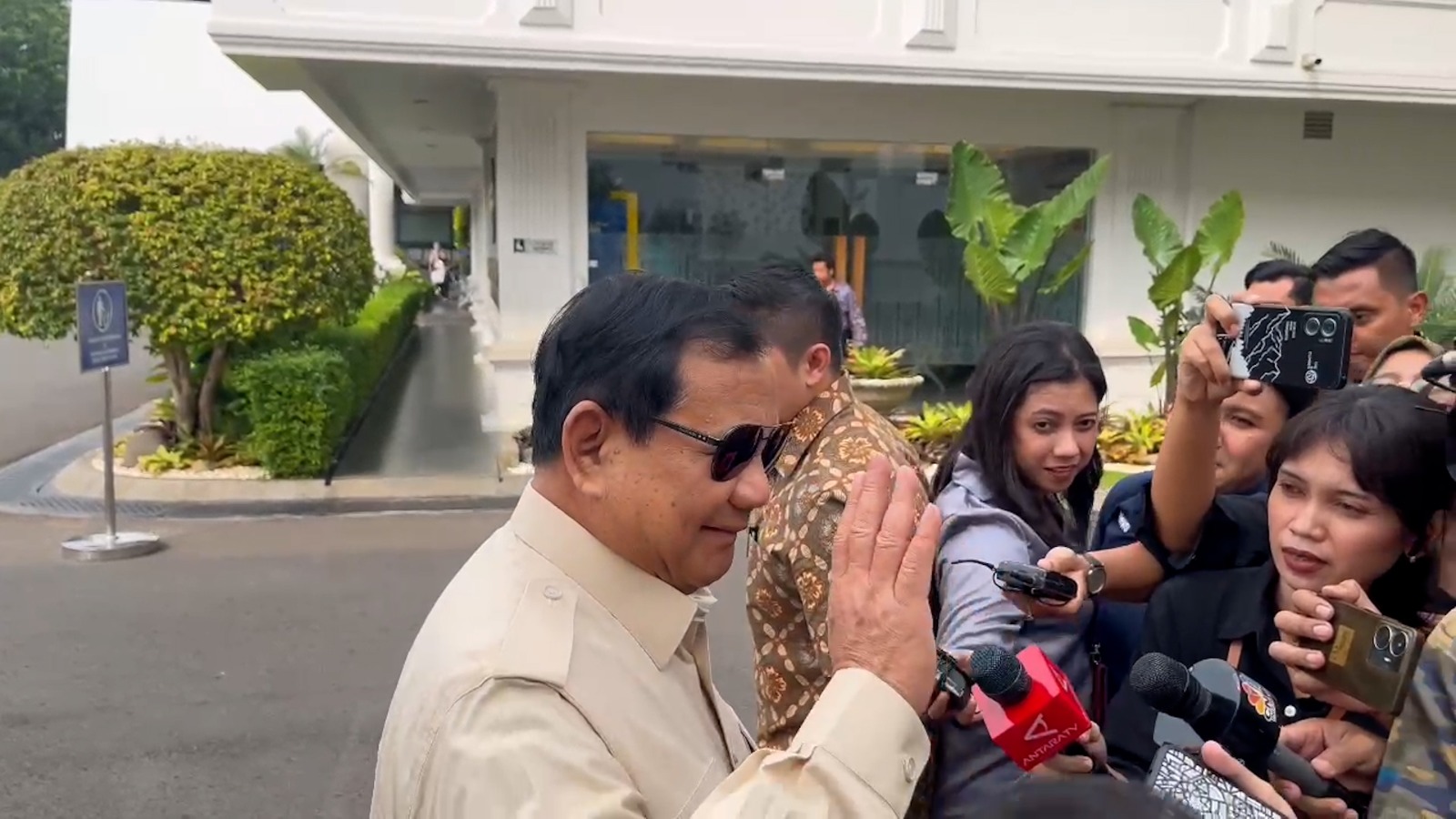 Prabowo Subianto Reports on his European Visit and Meeting with President Jokowi