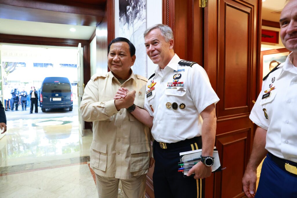 Prabowo Subianto greets the Commander of U.S. Special Operations Command, discusses enhancing partnership