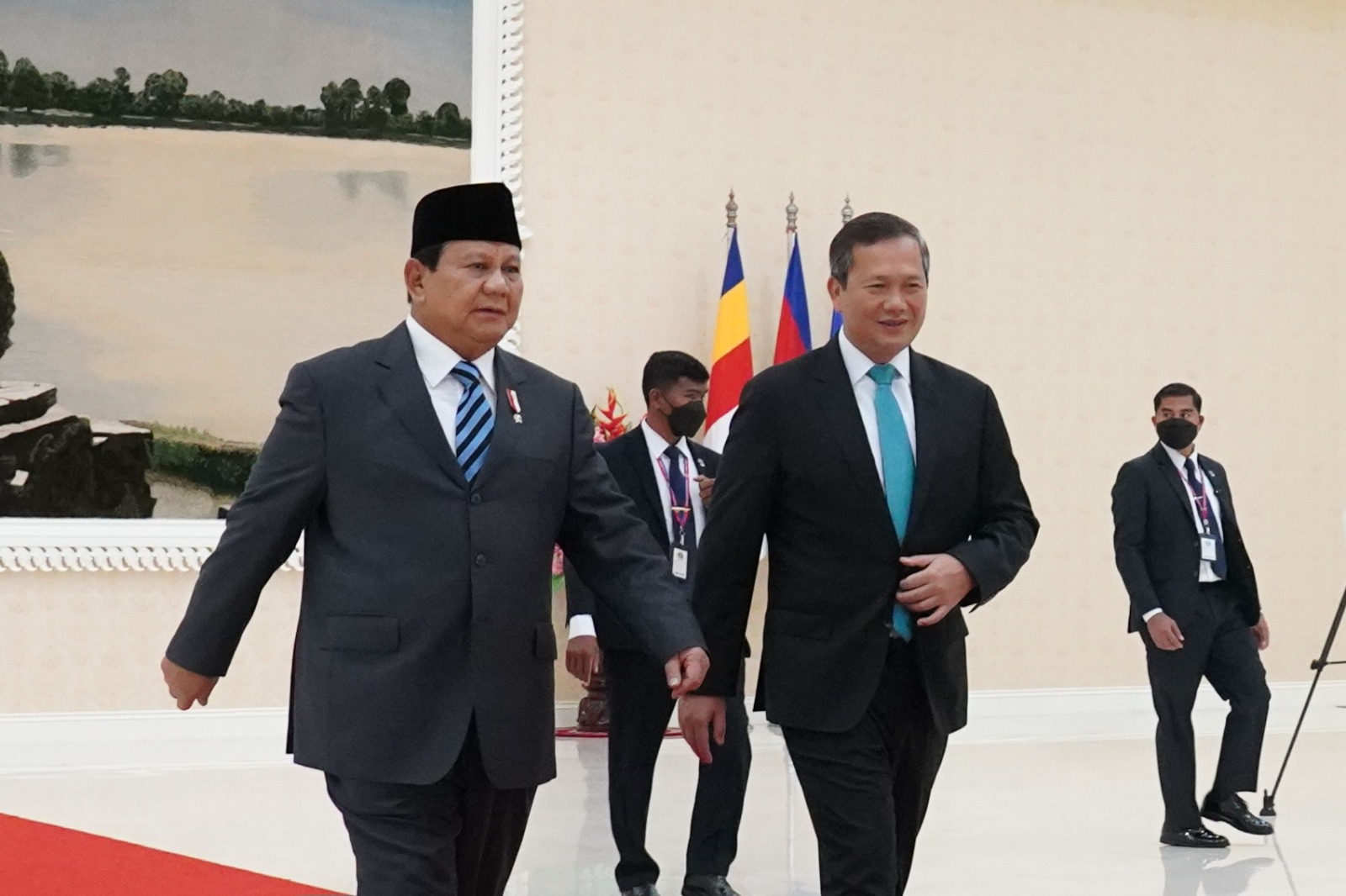 Prabowo Subianto strengthens collaboration with Cambodian PM and Senate President for ASEAN development