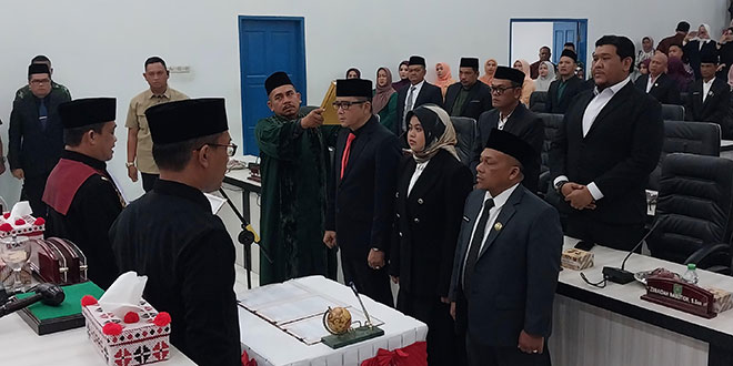 Erwin Kembali Dilantik Sebagai Ketua DPRD Kabupaten Madina Periode 2024-2029